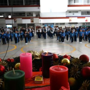 Encendido de la primera vela de Adviento