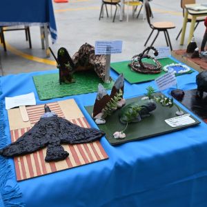 Exposición Esculpiendo personajes literarios - Plan lector VI°