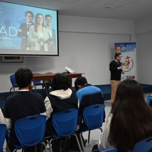 Charla programa LEAD - UDEP